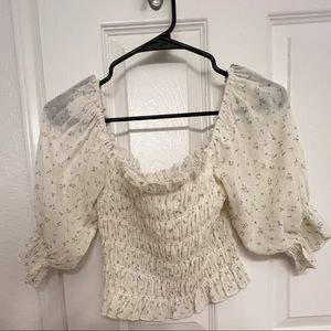 Square neck puff sleeve top